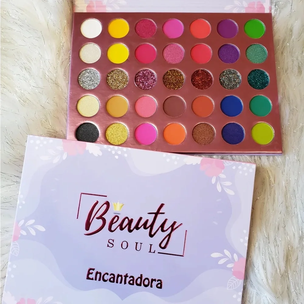 NEW Encantadora from Beauty Soul 35 color EYESHADOW palette